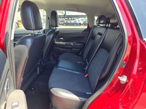 Used 2025 Mitsubishi Outlander Sport SE AWD/4WD image 17