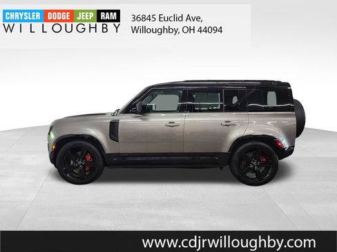 Used 2025 Land Rover Defender 110 X AWD/4WD image 5