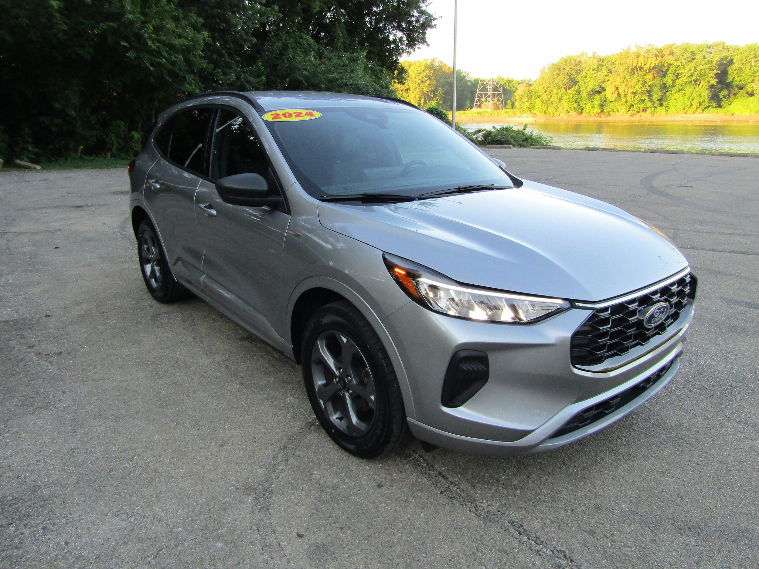 Used 2024 Ford Escape ST-Line w/ Tech Pack #1 AWD/4WD image 6