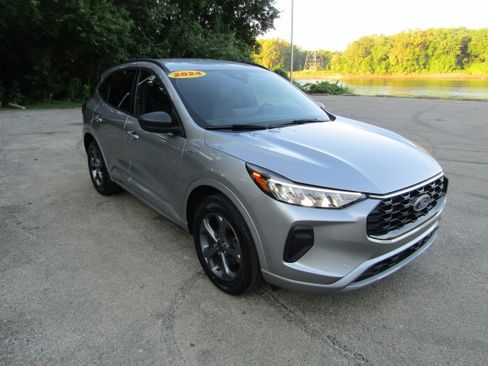 Used 2024 Ford Escape ST-Line w/ Tech Pack #1 AWD/4WD image 6