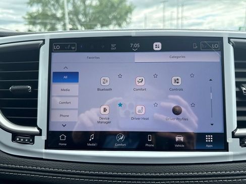 New 2027 Chrysler Pacifica Select AWD/4WD image 43
