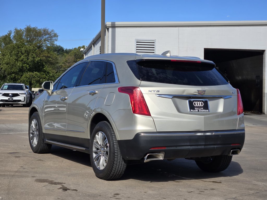 Used 2017 Cadillac XT5 Luxury w/ Driver Awareness Package FWD image 11