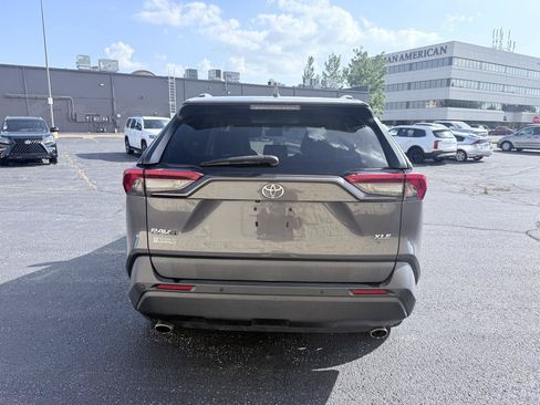 Used 2019 Toyota RAV4 XLE Premium w/ Advanced Technology Package FWD image 4