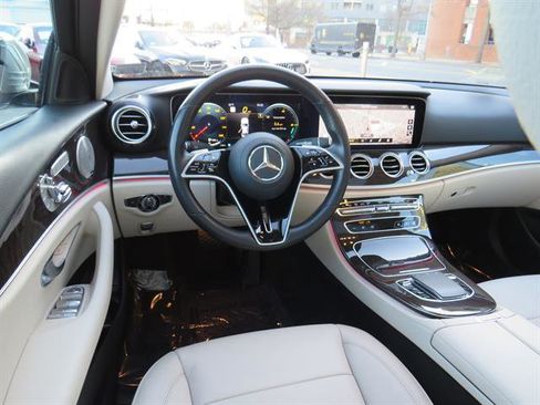 Used 2021 Mercedes-Benz E 350 4MATIC Sedan image 11