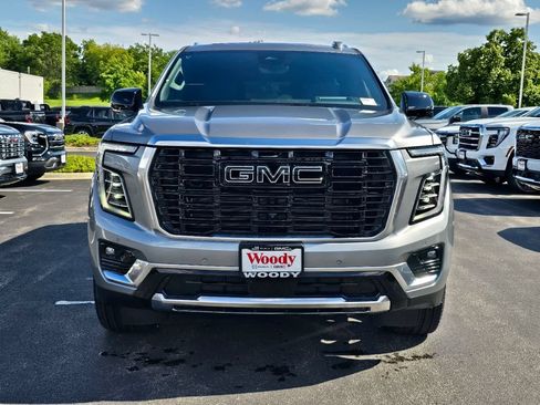 New 2026 GMC Yukon Denali w/ Denali Reserve Package AWD/4WD image 4