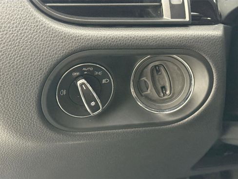 Used 2021 Porsche Macan image 15