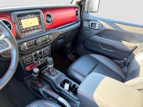 Used 2022 Jeep Wrangler Unlimited Rubicon w/ Steel Bumper Group AWD/4WD image 23