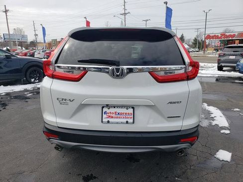 Used 2019 Honda CR-V Touring image 4