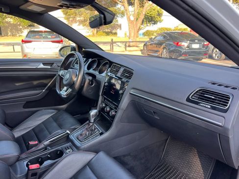 Used 2021 Volkswagen GTI SE FWD image 29