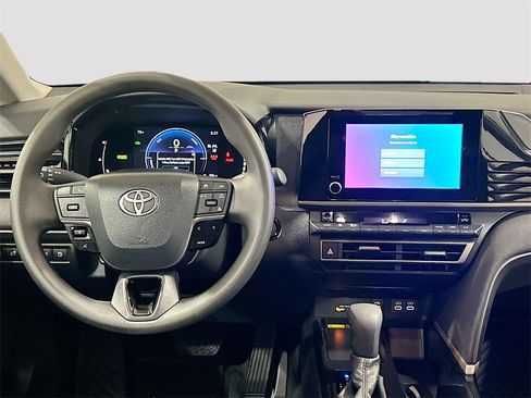 Used 2026 Toyota Camry LE w/ Convenience Package image 18