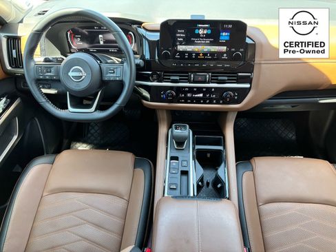 Certified 2025 Nissan Pathfinder Platinum FWD image 12