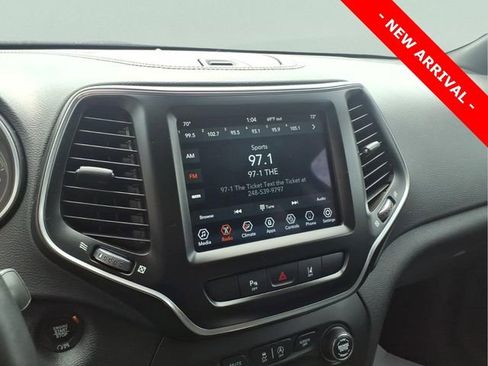 Used 2021 Jeep Cherokee Latitude Lux 80th Anniv w/ Quick Order Package 26U 80TH image 17