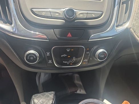 Used 2020 Chevrolet Equinox LT FWD image 10