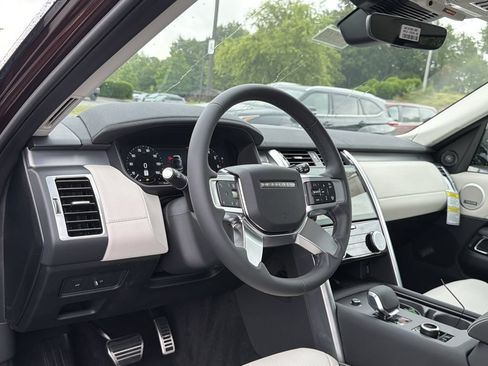 New 2026 Land Rover Discovery Limited Edition AWD/4WD image 10