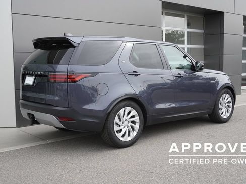 Used 2025 Land Rover Discovery S AWD/4WD image 4
