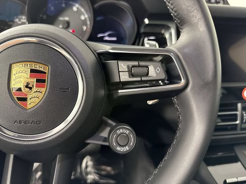 Certified 2026 Porsche Macan AWD/4WD image 39