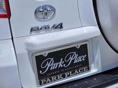 Used 2012 Toyota RAV4 FWD w/ Value Pkg image 38