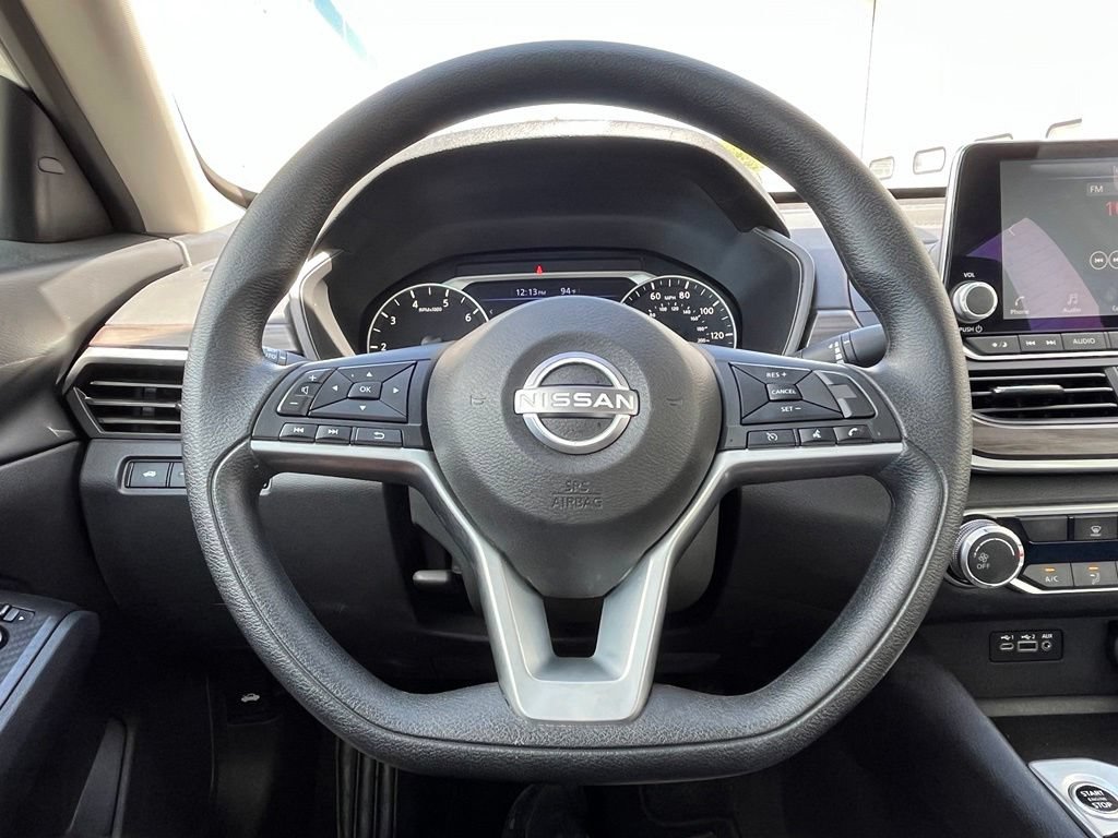 Used 2025 Nissan Altima 2.5 SV AWD/4WD image 11