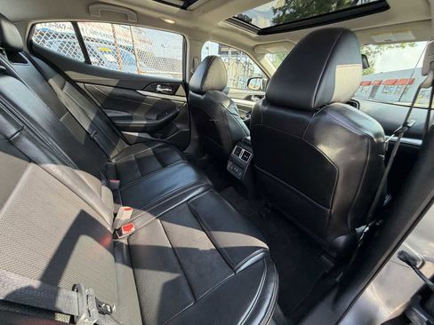 Used 2022 Nissan Maxima SL FWD image 28