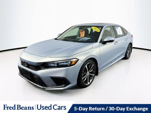 Used 2023 Honda Civic Touring image 3