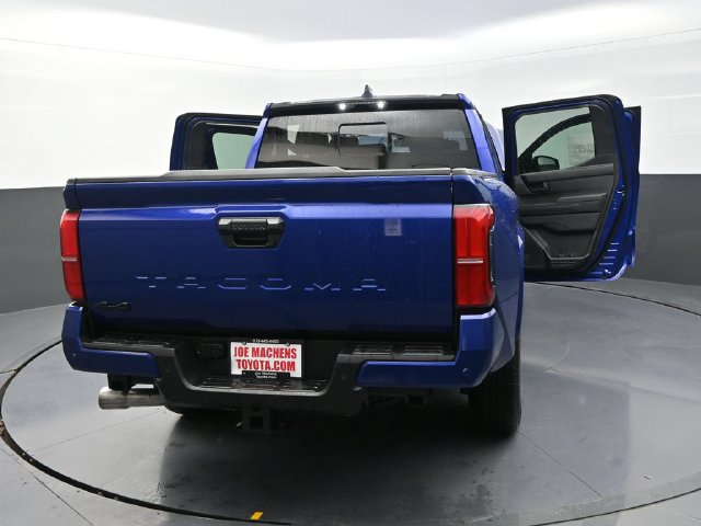 Used 2025 Toyota Tacoma SR5 w/ SR5 Upgrade Package AWD/4WD image 43