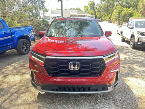Certified 2024 Honda Pilot Touring image 3
