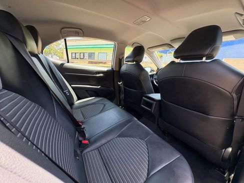 Used 2020 Toyota Camry SE FWD image 14