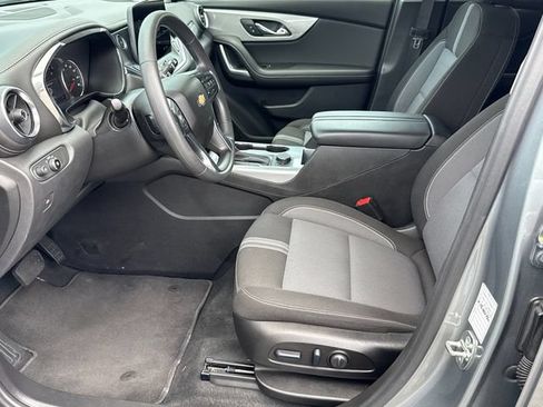 Used 2025 Chevrolet Blazer LT AWD/4WD image 9