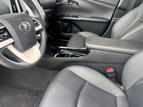 Used 2017 Toyota Prius Prime Premium FWD image 10