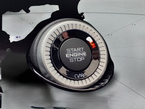 Used 2023 Jeep Wagoneer 4WD w/ Premium Group I image 22