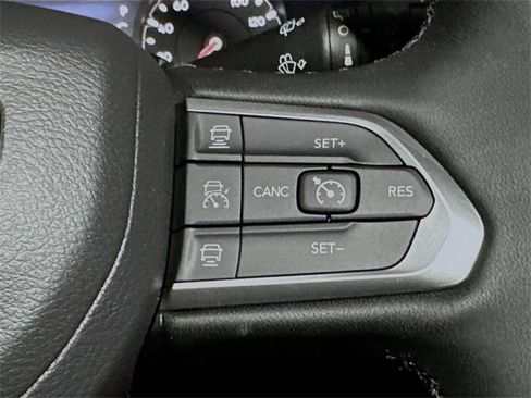 New 2025 Jeep Compass Limited w/ Sun & Sound Group image 28