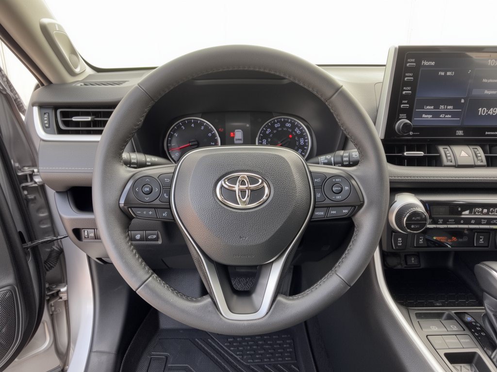 Used 2021 Toyota RAV4 XLE Premium FWD image 10