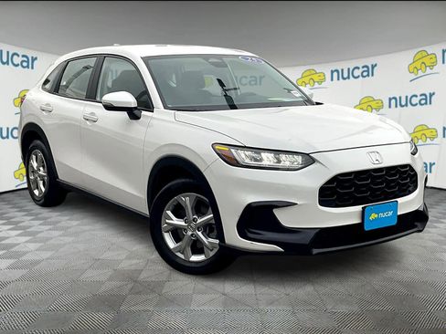 Used 2025 Honda HR-V LX image 1