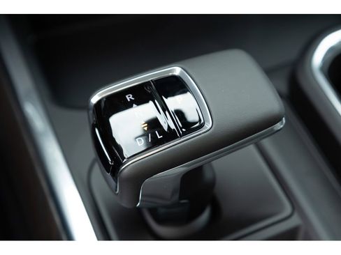 New 2026 GMC Sierra 1500 SLT image 25