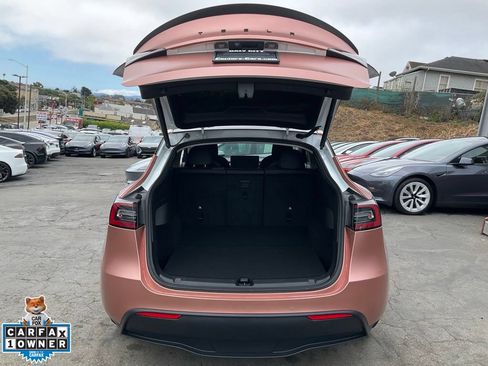 Used 2022 Tesla Model Y Performance AWD/4WD image 9