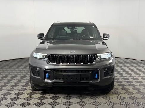 Used 2022 Jeep Grand Cherokee Overland w/ Advanced Protech Group III AWD/4WD image 11
