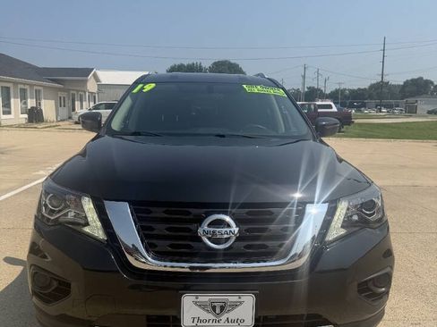 Used 2019 Nissan Pathfinder S AWD/4WD image 4