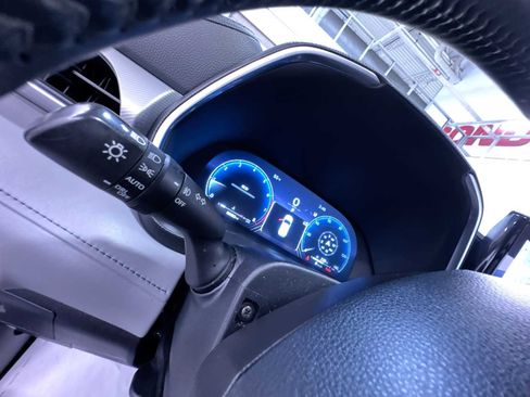 Used 2023 Toyota Highlander Platinum image 18