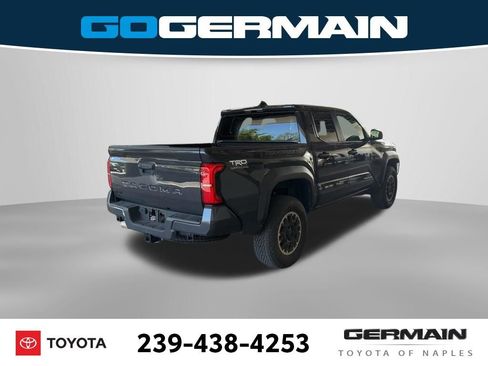 Certified 2024 Toyota Tacoma TRD Off-Road AWD/4WD image 11