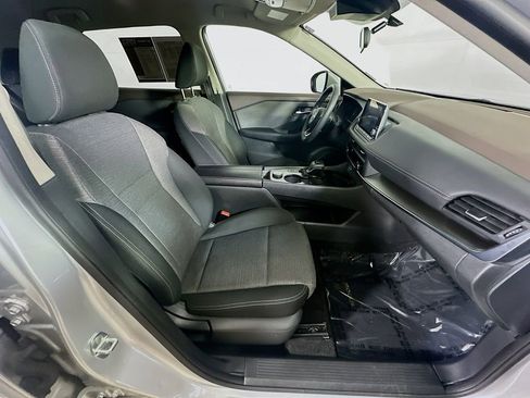 Used 2023 Nissan Rogue SV AWD/4WD image 12