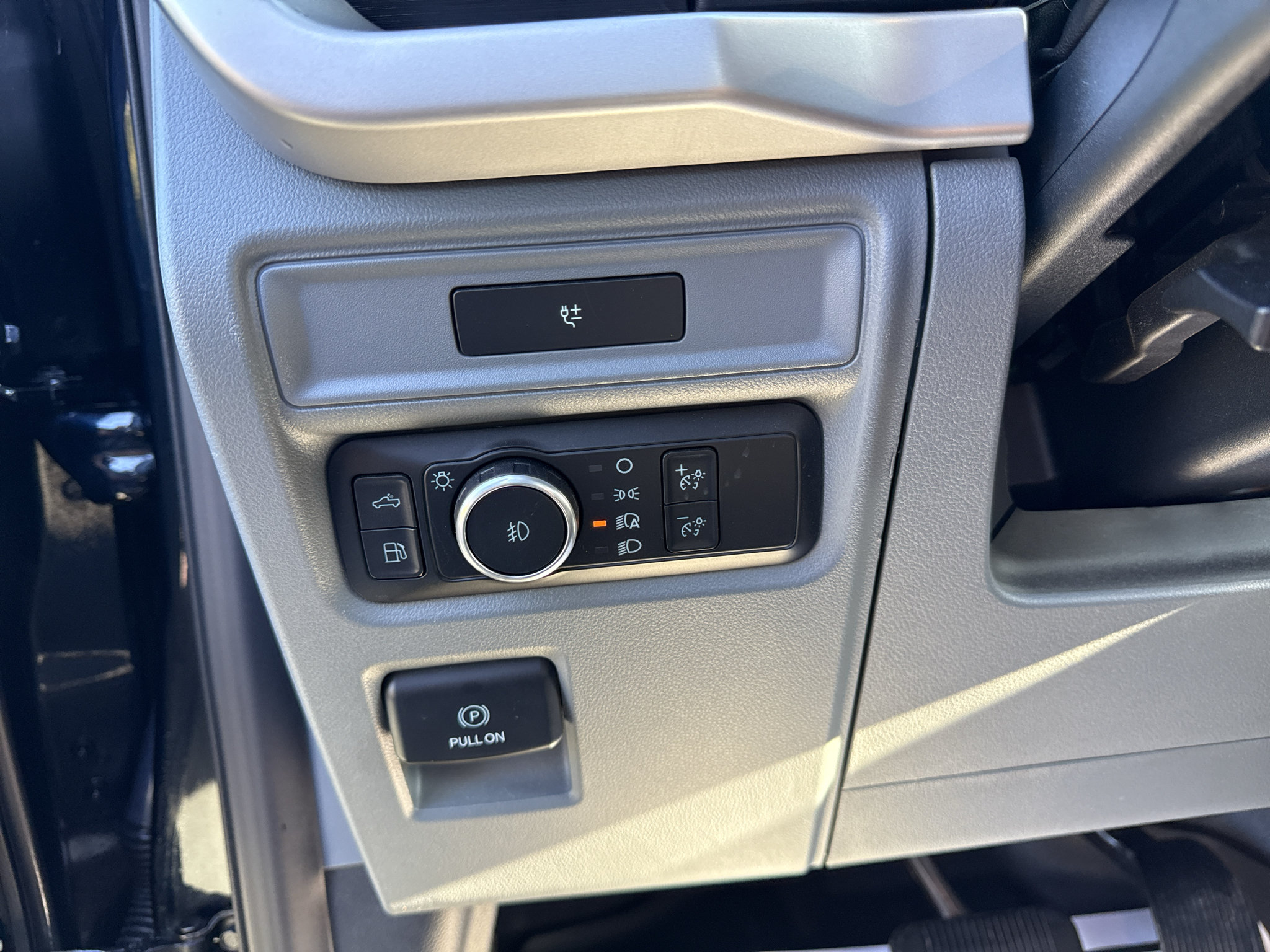 Used 2022 Ford F150 XL w/ Equipment Group 101A High RWD image 24