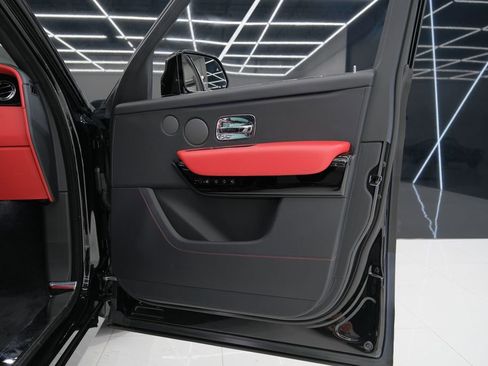 Used 2025 Rolls-Royce Cullinan image 43