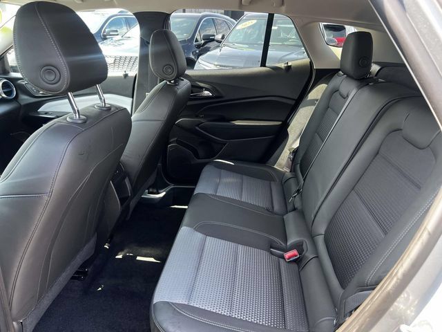 Used 2024 Chevrolet Trax LT w/ Driver Confidence Package FWD image 12