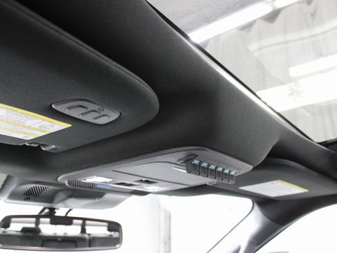 Used 2025 Ford F450 Platinum w/ FX4 Off-Road Package image 31