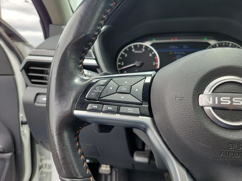 Used 2024 Nissan Altima 2.5 SR w/ SR Premium Package FWD image 22