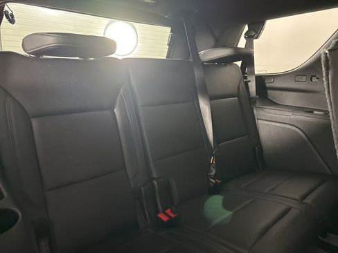 Used 2021 Chevrolet Tahoe Z71 w/ Z71 Signature Package image 30