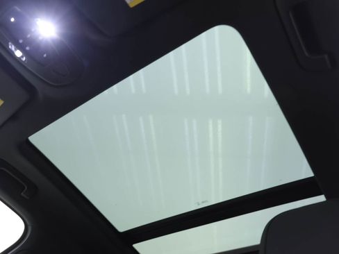 Used 2024 Porsche Cayenne image 22