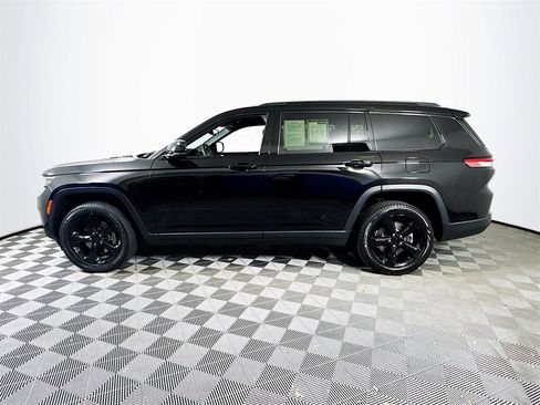 Used 2021 Jeep Grand Cherokee L Laredo image 4