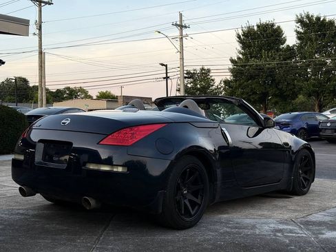 Used 2007 Nissan 350Z Touring RWD image 7