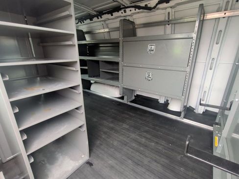Used 2018 Chevrolet Express 2500 w/ Driver Convenience Package RWD image 20